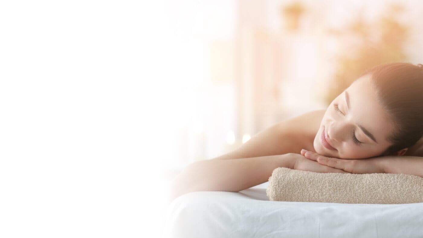 Entspannende Massage zur Förderung der Regeneration und des Wohlbefindens bei Ergophysica.